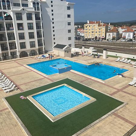 Beachfront 3Bdr Apt On Marginal Boulevard サン・マルティーニョ・ド・ポルト エクステリア 写真