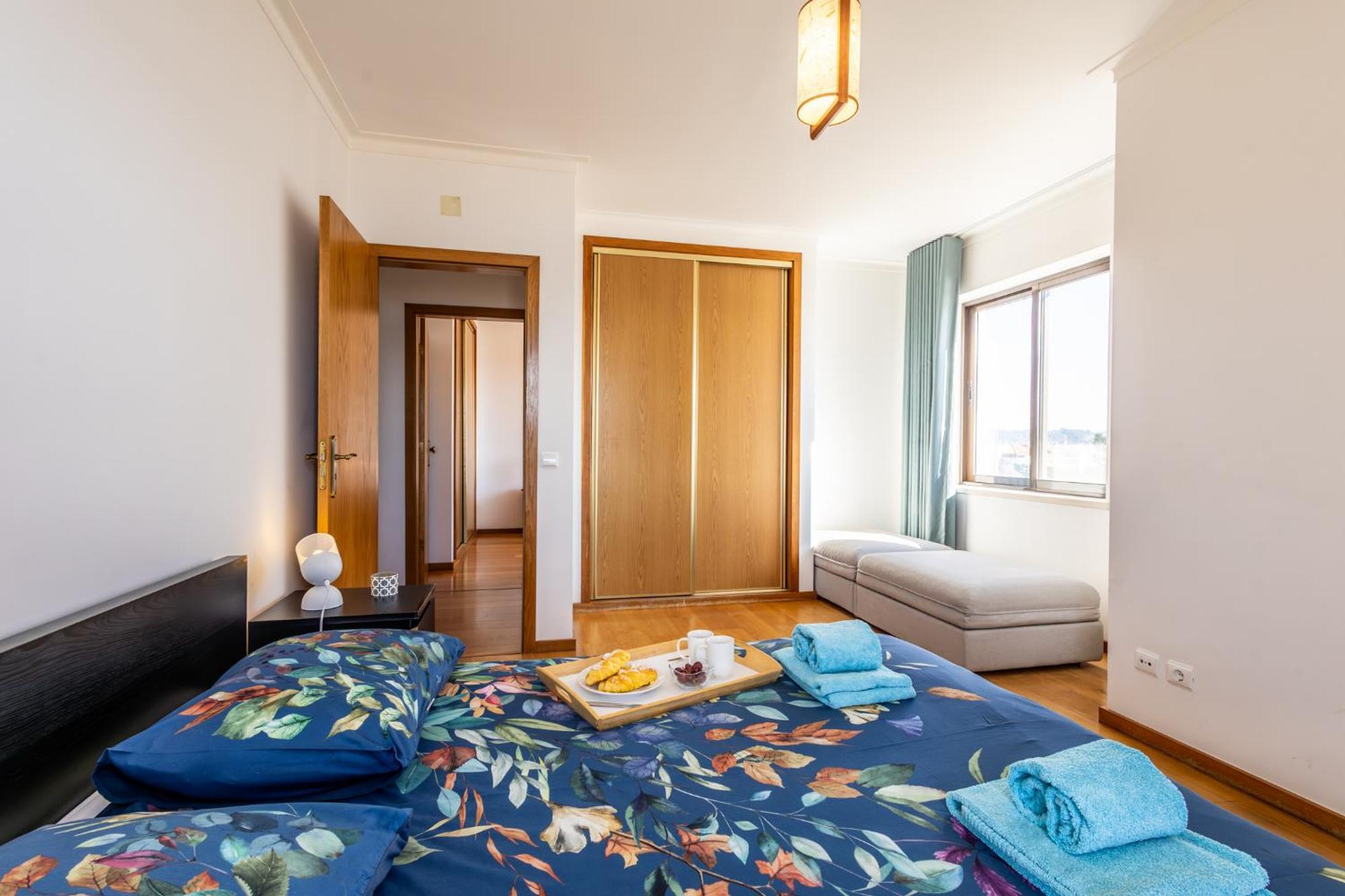 Beachfront 3Bdr Apt On Marginal Boulevard サン・マルティーニョ・ド・ポルト エクステリア 写真