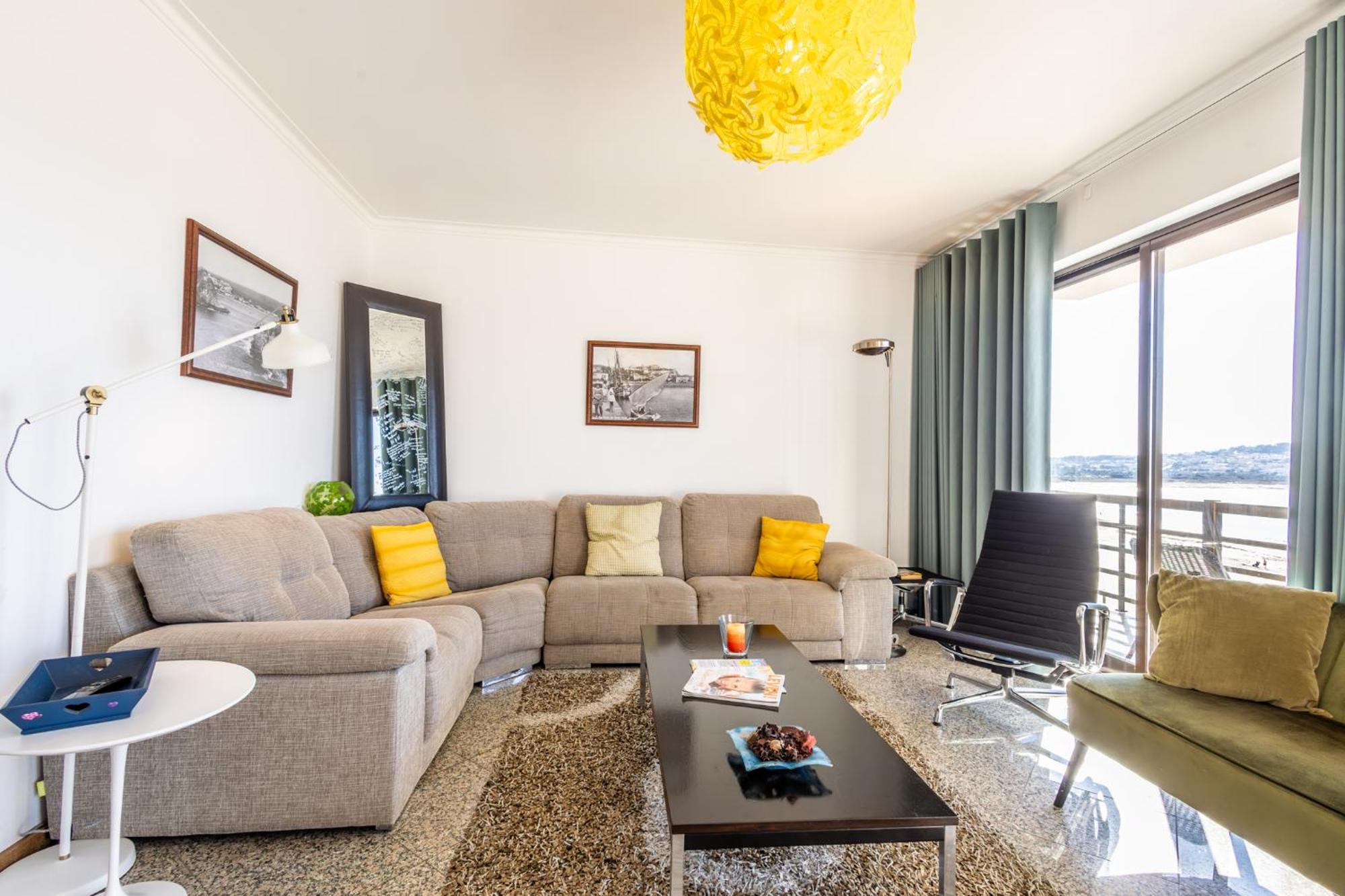 Beachfront 3Bdr Apt On Marginal Boulevard サン・マルティーニョ・ド・ポルト エクステリア 写真