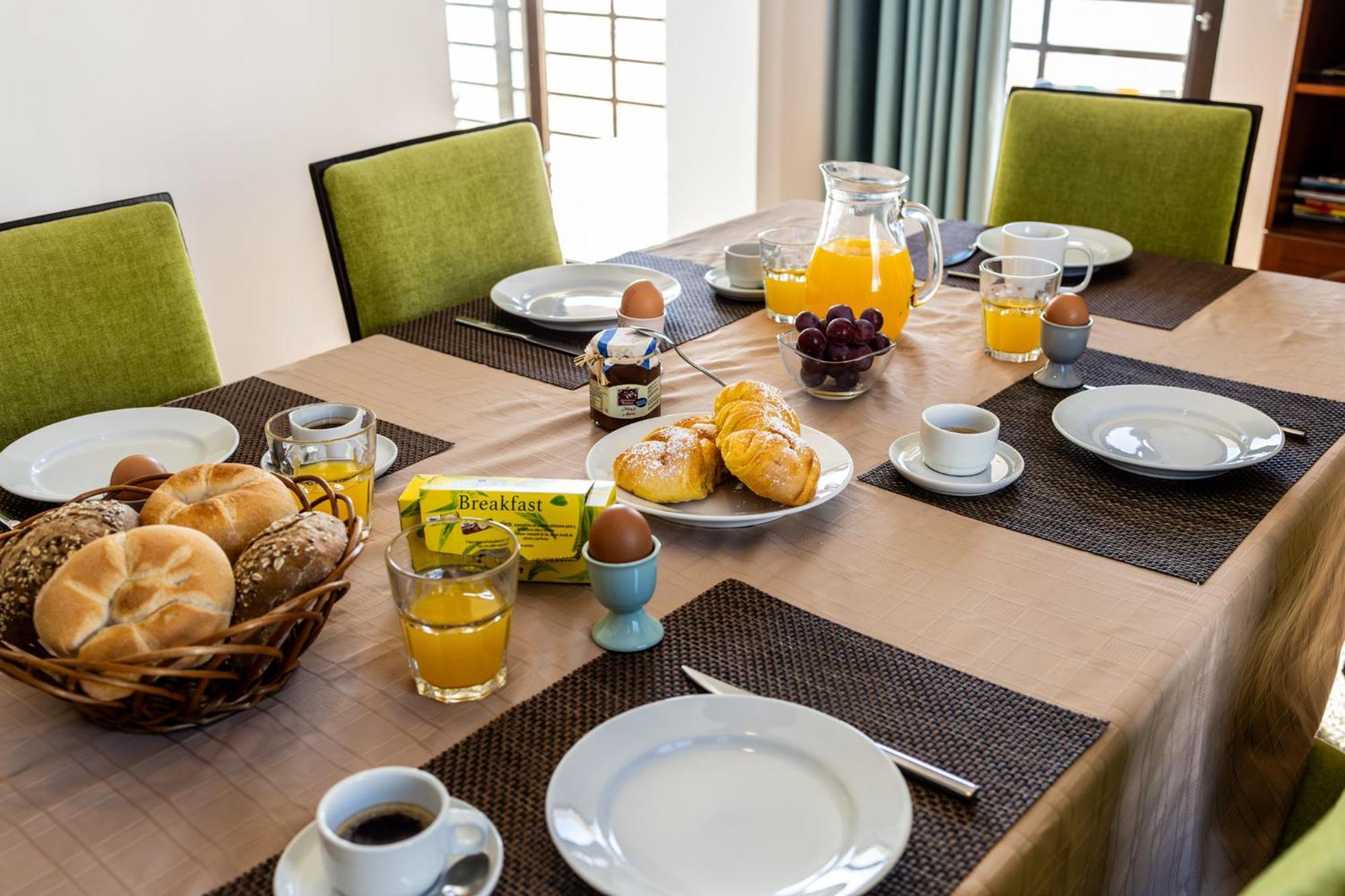 Beachfront 3Bdr Apt On Marginal Boulevard サン・マルティーニョ・ド・ポルト エクステリア 写真