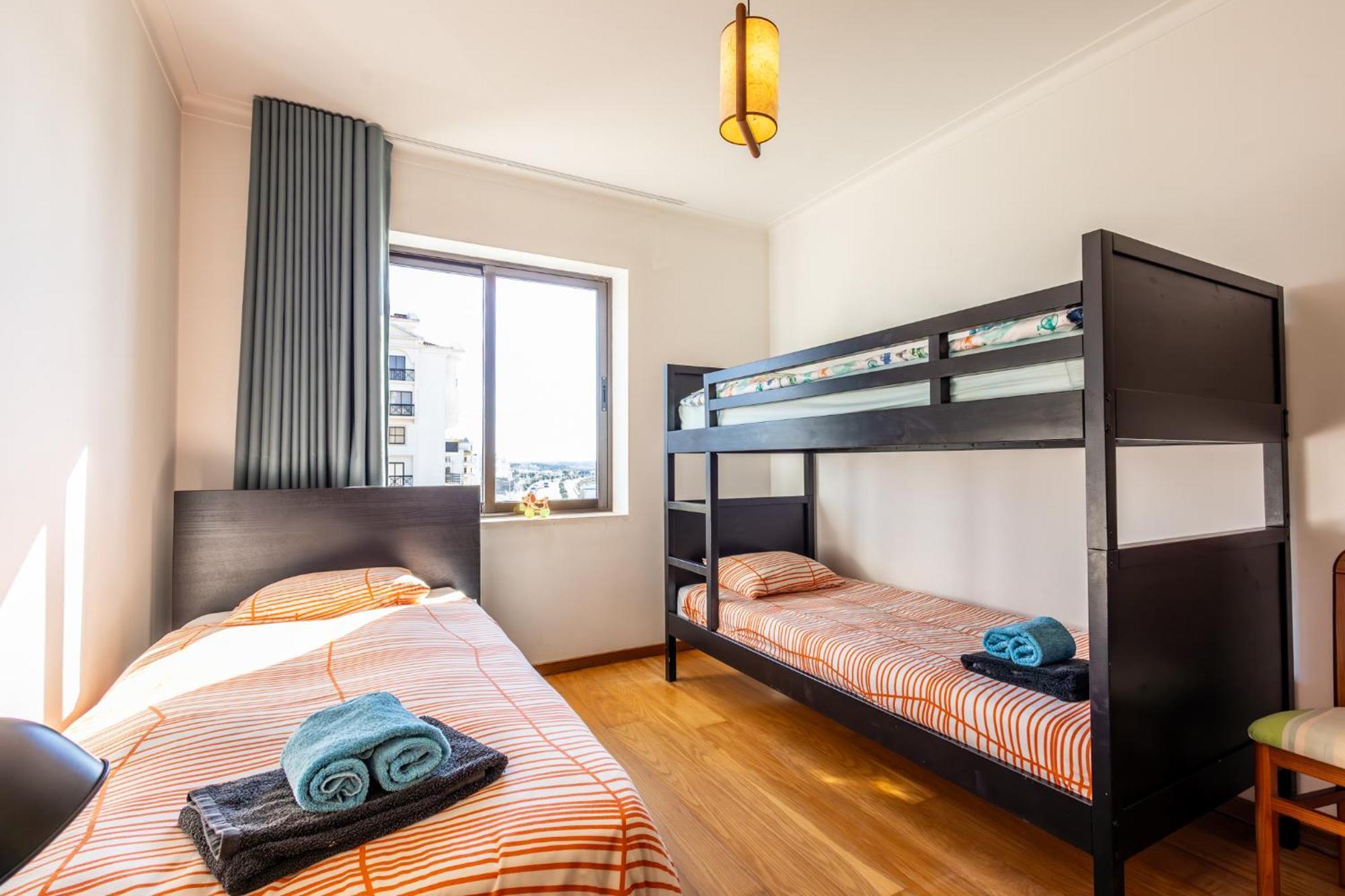 Beachfront 3Bdr Apt On Marginal Boulevard サン・マルティーニョ・ド・ポルト エクステリア 写真